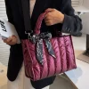 sac fourre tout élégant avec écharpe pour femme, sacs à bandoulière matelassés, sac solide rembourré, sac initié par les femmes, documents décontractés