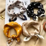 Marque de luxe soie carré Plaid écharpe femmes Satin cou cheveux cravate bande doux travail foulard 2025 nouveau Hijab tête femme Foulard