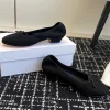 les nouvelles chaussures plates rétro sont en peau de mouton lisse et douce faites à la main, à la main, lorsque les chaussures plates de ballet font une génération