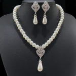 Collier de perles élégant, boucles d&rsquo;oreilles avec diamant, pendentif creux incrusté, bijoux classiques, cadeau pour mariées, mariage et Occasions formelles