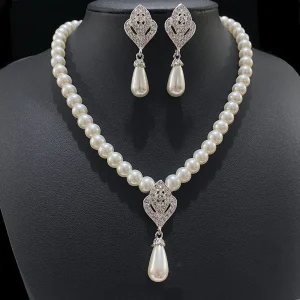 Collier de perles élégant, boucles d&rsquo;oreilles avec diamant, pendentif creux incrusté, bijoux classiques, cadeau pour mariées, mariage et Occasions formelles