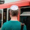 casquette juive blanche de 14cm pour hommes et femmes, ligne dorée brodée, styles musulmans, couvre tête de prière, accessoires de photographie pour fête de festival