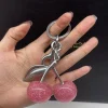 breloque de sac à main pour entraîneur, sacs à bandoulière, pendentif cerise rose mignon, décoration, cadeaux de vacances pour femmes, porte clés, accessoires