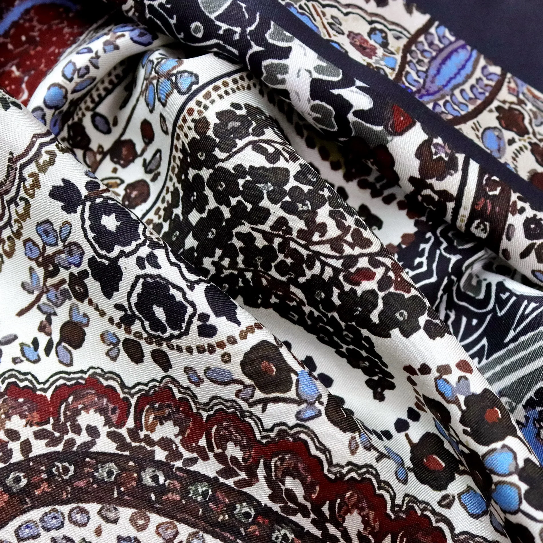 Écharpe imprimée double face en soie 90CM, écharpes de mûrier pour femmes, bijoux de luxe de styliste, bords à roulettes, Bandanas, sac, accessoires pour cheveux, Paisley