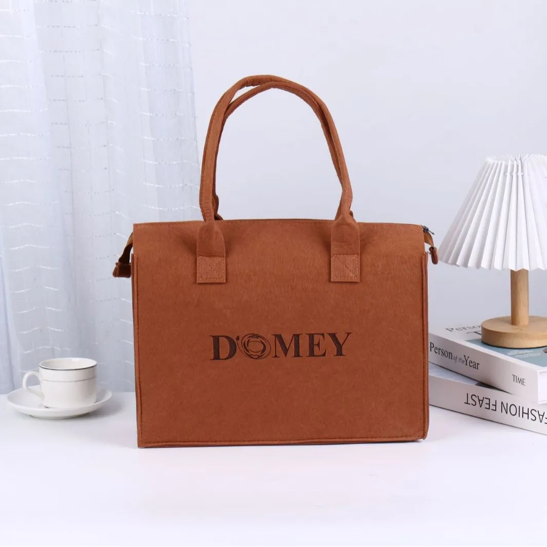 Sac à main minimaliste en feutre de grande capacité, sac de banlieue tendance, sac cadeau artisanal, forme carrée douce, accessoire quotidien