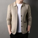 Cardigan tricoté pour hommes, couleur unie, revers décontracté, manteau pour hommes d&rsquo;âge moyen, pull, haut polyvalent, nouvelle collection automne
