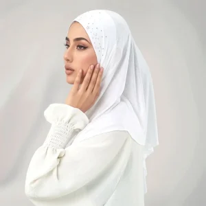 Hijab en jersey de strass scintillants, écharpe musulmane triangulaire Beige, bandeau islamique doux et extensible avec détails éblouissants pour le quotidien