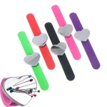 Bracelet magnétique couture Pincushion Bracelet broche support de coussin pour Quilting épingles à coudre Bracelet de poignet en Silicone