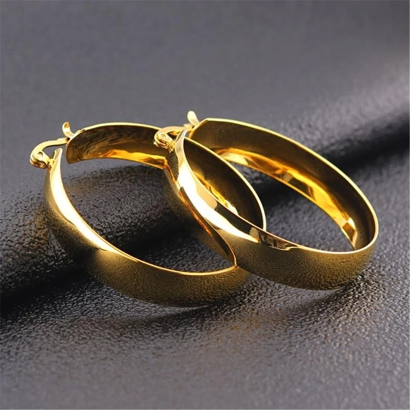 Bijoux boucles d'oreilles minimalistes modernes conçues pour le confort l'usure toute journée