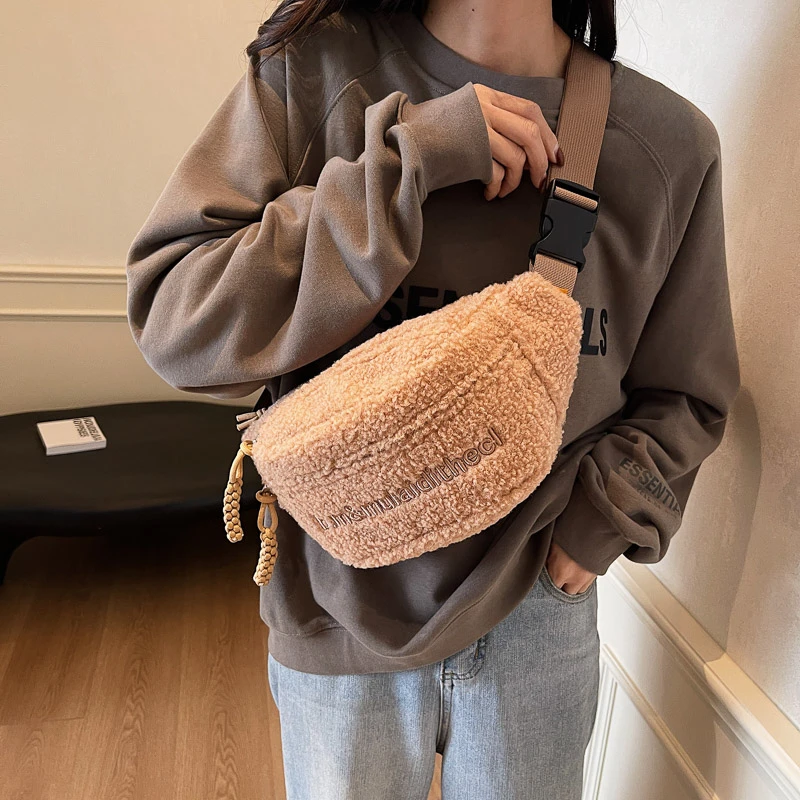 Grand sac de taille pour femmes, sac de ceinture en peluche d'hiver, sac à bandoulière de poitrine, sac banane moelleux à la mode, sac banane de styliste