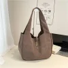 sac fourre tout rétro chic 2025, sac à main de style panier structuré pour femmes, sac à bandoulière à texture mate, sac de transport spacieux pour tous les jours