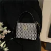 sac seau pour femme – espaceuse tenue multidirectionnelle (à main/épaule/à bandoulière), design à lettres tendance avec compartiment intérieur