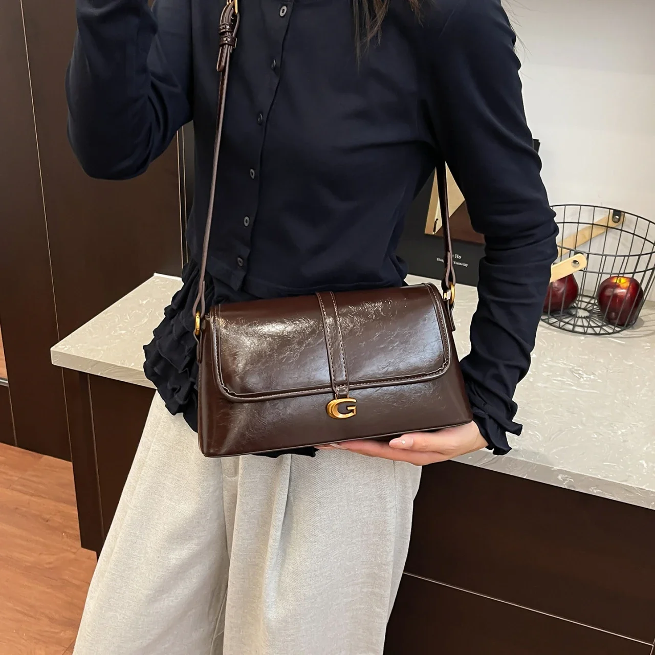 Sac fourre-tout de luxe en cuir pour femmes, fourre-tout classique à la mode, sac à bandoulière élégant de styliste pour un usage moderne