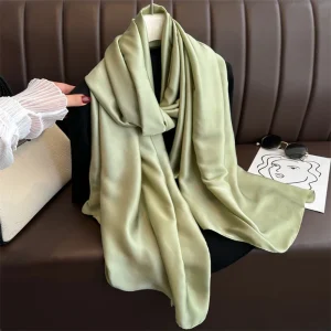 Foulard en Satin respirant de printemps, foulard en soie lisse de couleur unie, Absorption de la sueur, écharpe Hijab carrée légère pour vacances