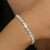 ensemble de bijoux en strass plaqué argent brillant, collier, boucles d'oreilles, bracelet, collection d'accessoires en trois pièces