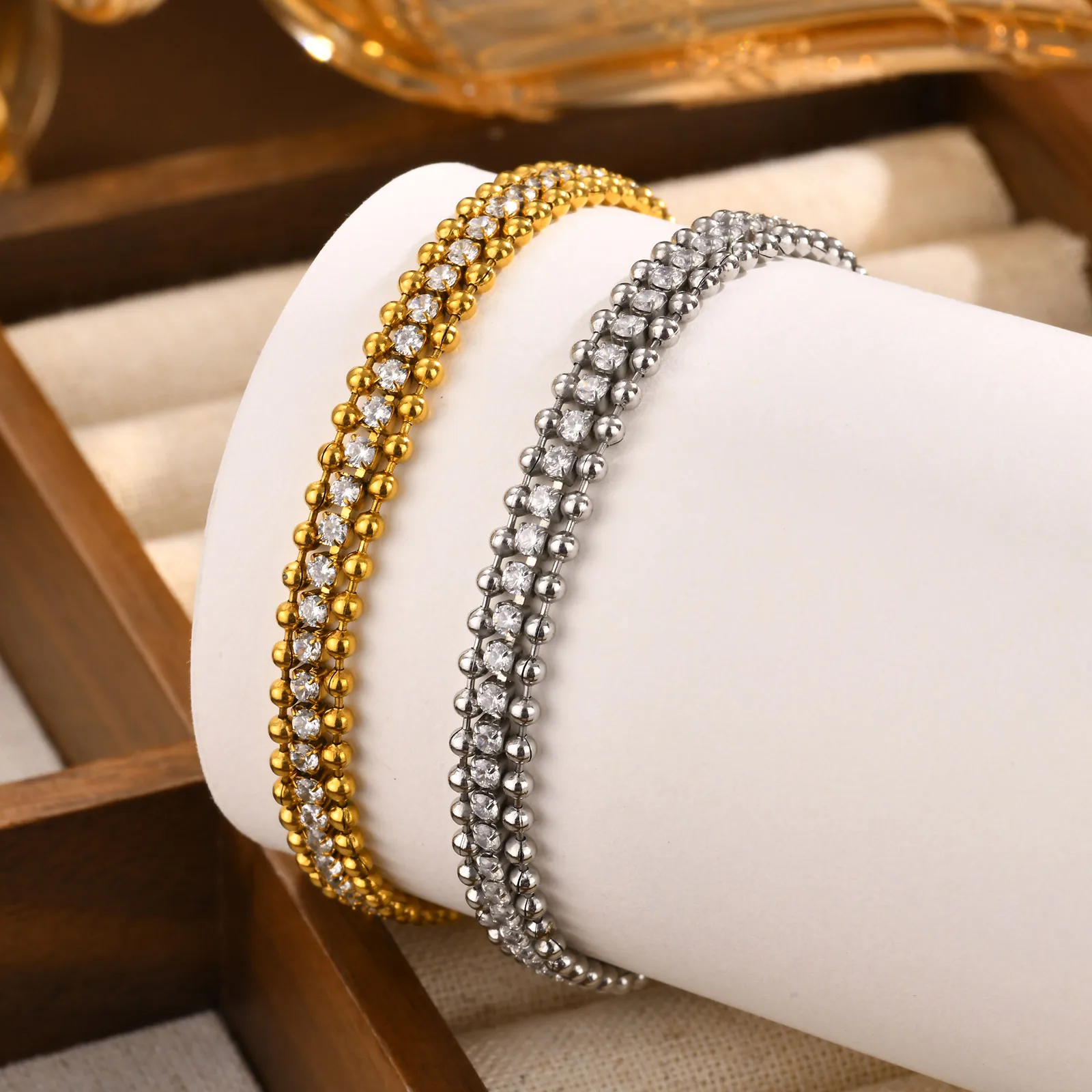 bracelet de tennis pour femme, bracelet chaîne en zircone cubique réglable, chaîne de perles ondulées en acier inoxydable, bijoux de bracelet à trois couches