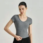 T-shirt de sport confortable à manches courtes, couleur chair, décontracté, sensation haut de gamme, cintré à la taille et amincissant, Fitness pour femmes