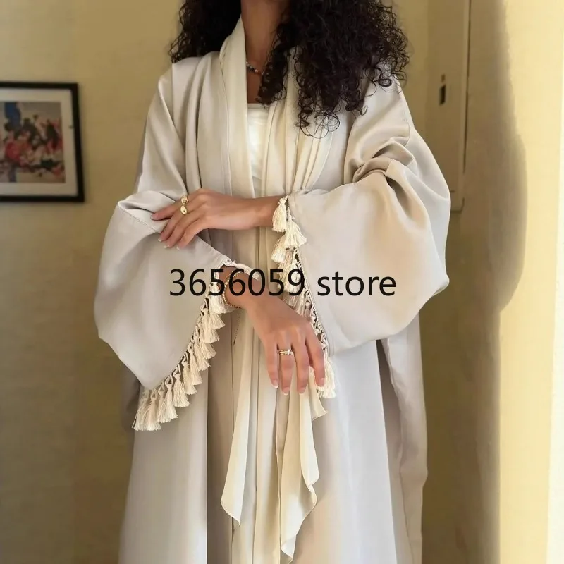 Abaya femmes robe musulmane élégant Cardigan à franges manches chauve-souris Robes Eid Abayo dubaï caftan turquie Kebaya Caftan Marocain Femme Abaya femmes robe musulmane élégant Cardigan à franges manches chauve-souris Robes Eid Abayo dubaï caftan turquie Kebaya Caftan Marocain Femme