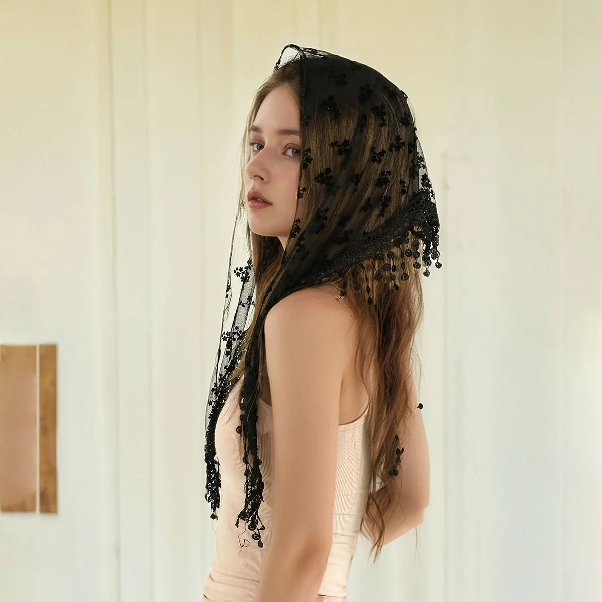 Écharpe triangulaire multifonctionnelle pour femmes, hijab, maille de mariée, dentelle, petit voile, robe de mariée, vêtements assortis, nouvelle collection 2025