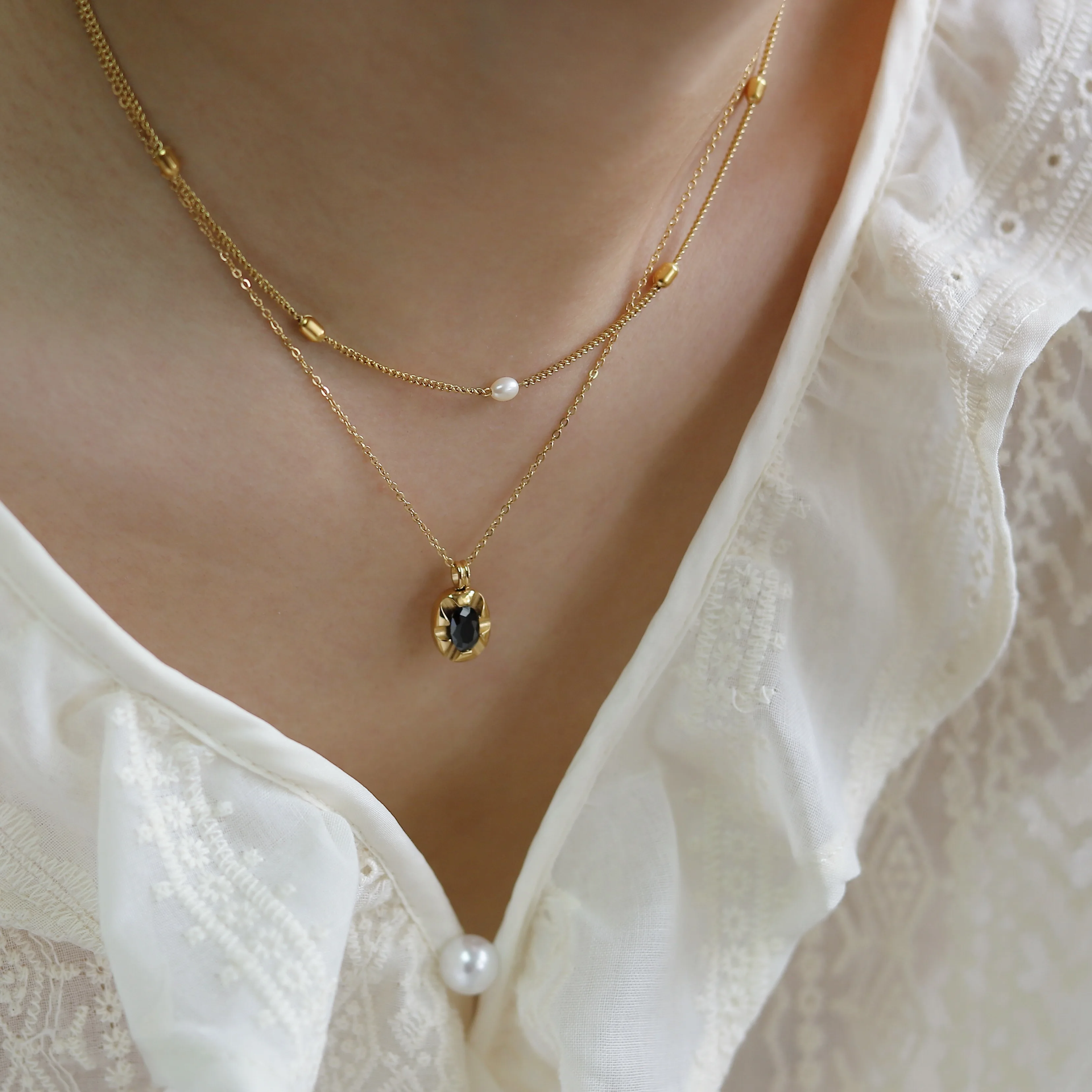 Collier de perles d'eau douce naturelles simples, chaîne de clavicule pour femmes, bijoux de tempérament en acier inoxydable plaqué or 18 carats