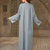 abaya gris clair élégant pour dames islamiquesbroderie florale pour les célébrations du ramadan à dubaï, du koweït et du moyen orient, usage quotidien