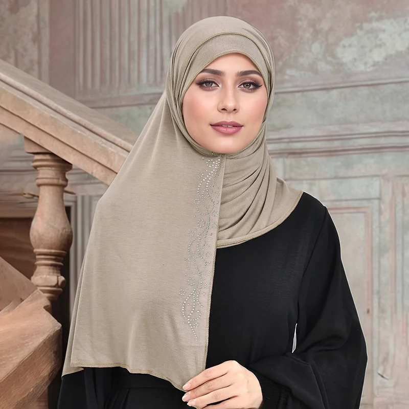 Hijab instantané en Jersey de coton de qualité supérieure avec strass Double boucle foulard musulman foulard islamique écharpe Tube Turban Hijab instantané en Jersey de coton de qualité supérieure avec strass Double boucle foulard musulman foulard islamique écharpe Tube Turban
