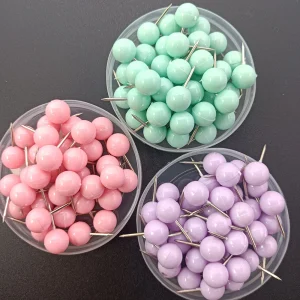 Bureau maison artisanat bricolage marquage dessin fixe Photo mur punaises punaise punaise liège conseil broches couleurs assorties punaises