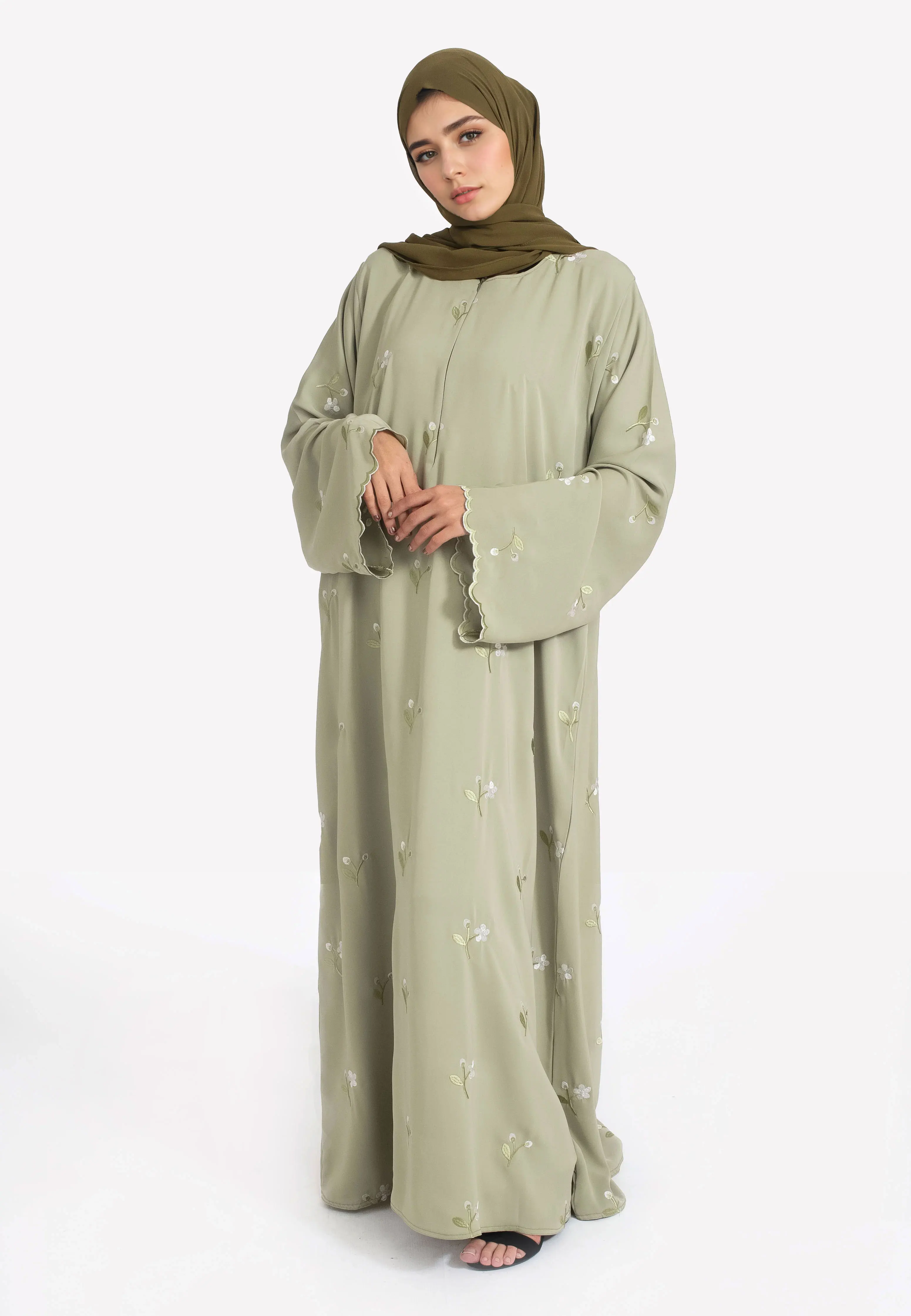 Abaya islamique musulman élégant pour femmes, broderie florale vert clair, poignets délicats, idéal pour les États-Unis, l'Arabie Saoudite, le Qatar