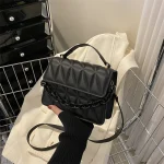 Sac à bandoulière chic matelassé avec chaîne en diamant pour femme – Sac à main élégant avec matériel doré, noir, style rétro