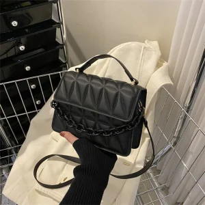 Sac à bandoulière chic matelassé avec chaîne en diamant pour femme – Sac à main élégant avec matériel doré, noir, style rétro