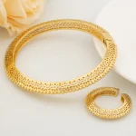 Bracelet avec anneau en or pour femme, bracelets à breloques, manchette exquise, conception évidée, anneau ouvert, bijoux fantaisie, cadeaux