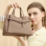 Nouveau sac fourre-tout à la mode pour femmes, sac à bandoulière de luxe en cuir véritable, sac casual polyvalent, sac à main haut de gamme en peau de vache de première couche, sac à main de shopping de banlieue, sac à bandoulière hydrofuge