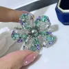 broche fleur à cinq feuilles exquise, accessoires de bricolage, perle de zircon micro pavé ajourée, épingle décorative à la mode pour femmes