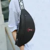 le sac de taille pour hommes convient aux voyages d'affaires et au sac de taille peut être porté à travers le corps.
