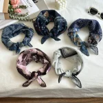 Haute qualité nouvelle mode marque de luxe foulard carré en soie femmes Satin cou cravate femme cheveux Bandana foulard châle enveloppement Hijab