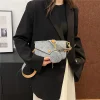 pochette vintage simple pour femme avec un design tendance, grande capacité et une finition en cuir élégante