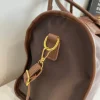 sac de voyage élégant en cuir – sac de week end réglable et de grande capacité avec fermeture à glissière et sangles en cuir durables
