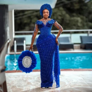 Aso Ebi robe de soirée perles longue élégante robes de bal nigérianes illusion pure bleu Royal robes de bal florales avec manches Aso Ebi robe de soirée perles longue élégante robes de bal nigérianes illusion pure bleu Royal robes de bal florales avec manches