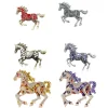 Broches cheval classiques en strass pour femmes, épingles à revers en forme d&rsquo;animal du zodiaque, accessoires pour vêtements de fête décontractés, cadeaux du nouvel an