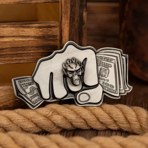 Boucle de doigt dorée, une nouvelle boucle de ceinture pour un homme occidental élégant