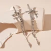 Boucles d&rsquo;oreilles croisées en strass incrustés, exquises, exagérées, longues pampilles, pendantes, tempérament argenté, clou d&rsquo;oreille de mariée