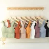 soutien gorge de sport avec fonction anti transpiration pour vêtements de fitness. soutien gorge de yoga sans couture pour femme. haut anti choc à épaules dénudées.