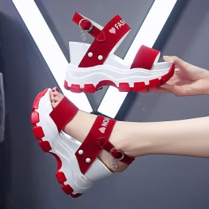 Chaussures à semelles compensées pour femmes, sandales de sport rouges à talons compensés, nouvelle collection été 2025, talons hauts épais