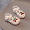 sandales à semelle souple pour bébé, chaussures de marche pour enfants, ajourées, antidérapantes, chaussures de plage pour filles, mignonnes cerises, douces et respirantes, nouvelle collection été 2025