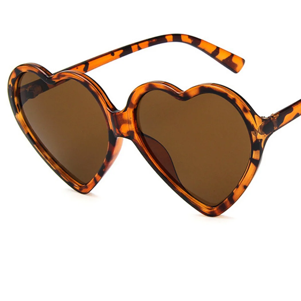 Femmes mignon Sexy lunettes de soleil mode amour coeur lunettes de soleil marque concepteur rétro Vintage pas cher lunettes de soleil nuances rouges