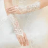 gants de mariée blancs/rouges/beige, 1 paire, élégants paragraphe court, strass, dentelle blanche, beaux accessoires de mariage