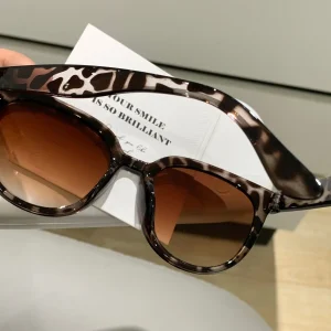 2025 lunettes de soleil de mode élégantes lunettes de soleil à grande monture lunettes de Style rétro hommes et femmes lunettes de soleil identiques UV400 nuances