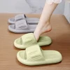 pantoufles à fond plat épais pour femmes, diapositives de salle de bain à la mode, chaussures polyvalentes tendance antidérapantes, tongs pour couple, chaussures de maison