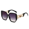 2025 élégant mode femmes marque lunettes de soleil surdimensionné carré lunettes de soleil hommes lunettes de soleil conception creuse unisexe nuances uv400