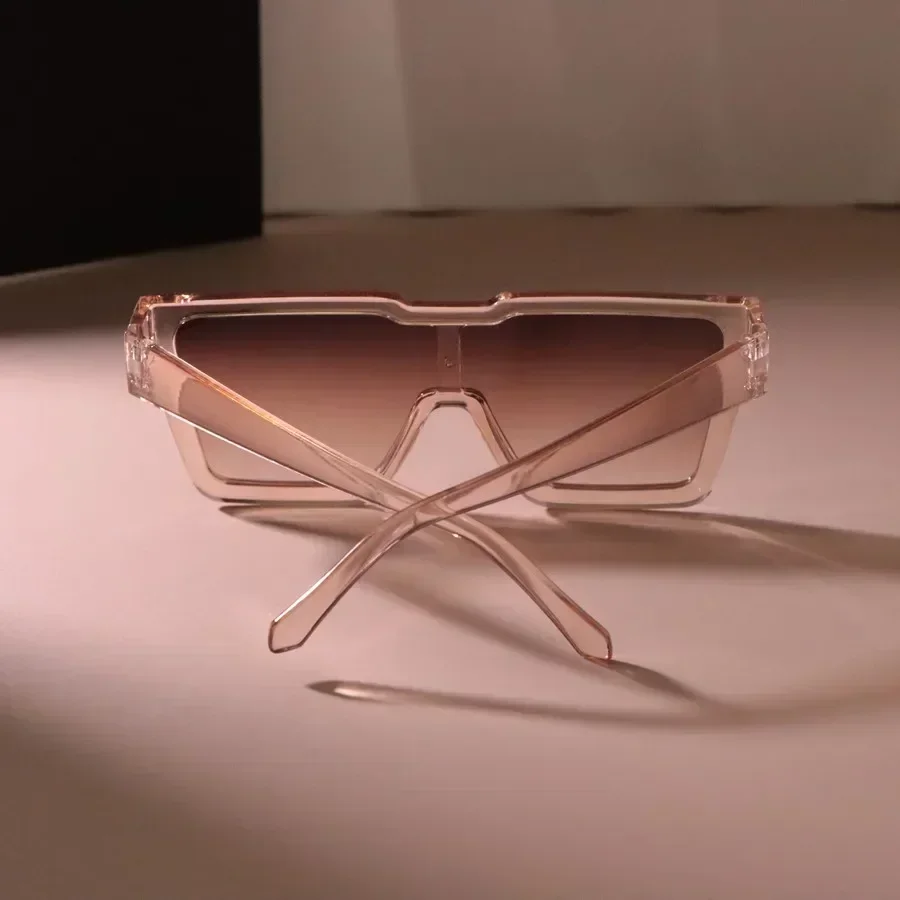 Belles lunettes de soleil rondes de forme femmes hommes décontracté femme mâle mode Vintage marque Design Oculos